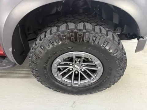 More photos of 2019 Ford F-150 Raptor at Woody Folsom CDJR of Baxley, GA