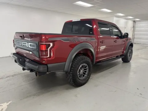 More photos of 2019 Ford F-150 Raptor at Woody Folsom CDJR of Baxley, GA