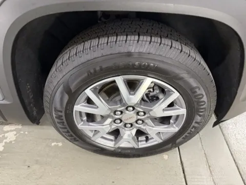 More photos of 2021 GMC Acadia SLT at Woody Folsom CDJR of Baxley, GA