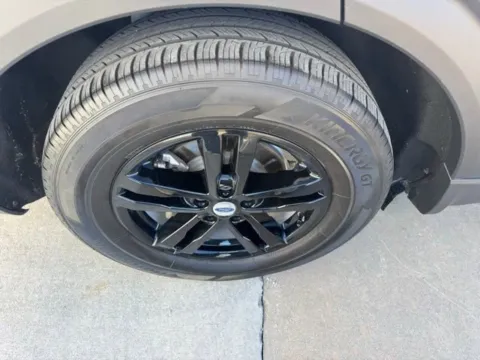 More photos of 2024 Ford Explorer XLT at Woody Folsom CDJR of Baxley, GA