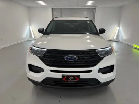 Photos of 2024 Ford Explorer XLT for sale in Baxley, GA at Woody Folsom CDJR of Baxley