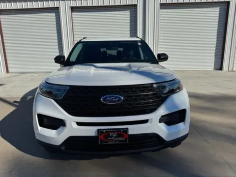 Photos of 2024 Ford Explorer XLT for sale in Baxley, GA at Woody Folsom CDJR of Baxley