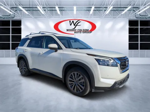 Photos of 2024 Nissan Pathfinder SL for sale in Douglas, GA at Woody Folsom CDJR of Douglas