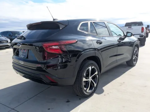 More photos of 2024 Chevrolet Trax 1RS at Woody Folsom CDJR of Douglas, GA