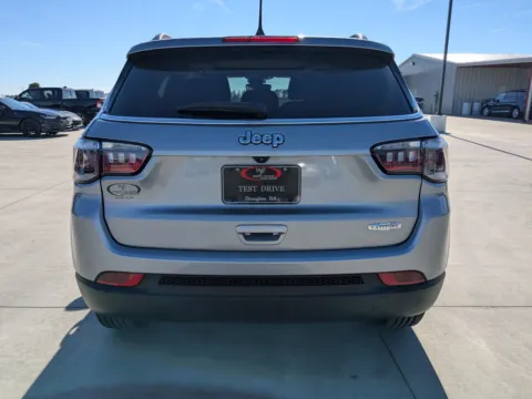 More photos of 2022 Jeep Compass Latitude at Woody Folsom CDJR of Douglas, GA