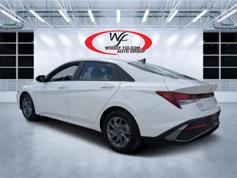 More photos of 2024 Hyundai Elantra SEL at Woody Folsom CDJR of Douglas, GA