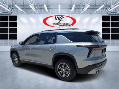 More photos of 2025 Chevrolet Traverse FWD LT at Woody Folsom CDJR of Douglas, GA