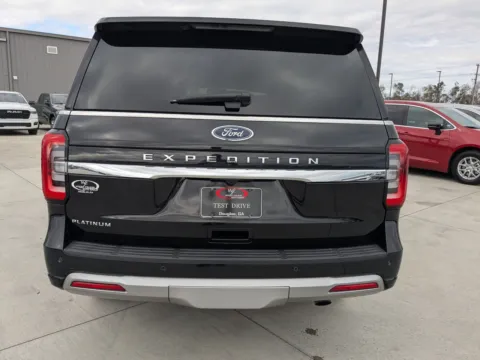 More photos of 2022 Ford Expedition Platinum at Woody Folsom CDJR of Douglas, GA
