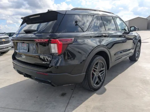 More photos of 2025 Ford Explorer ST-Line at Woody Folsom CDJR of Douglas, GA