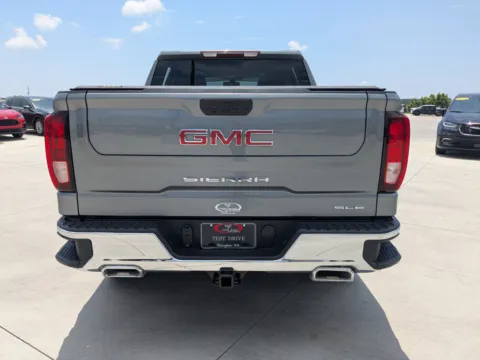 More photos of 2021 GMC Sierra 1500 SLE at Woody Folsom CDJR of Douglas, GA