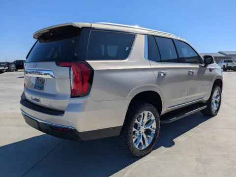 More photos of 2021 GMC Yukon SLT at Woody Folsom CDJR of Douglas, GA