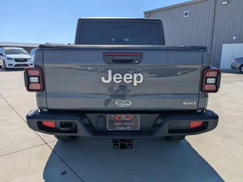 More photos of 2022 Jeep Gladiator Overland at Woody Folsom CDJR of Douglas, GA