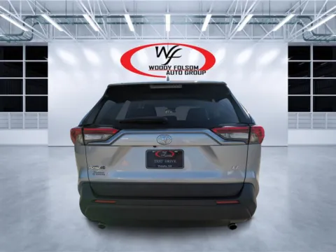 More photos of 2021 Toyota RAV4 LE at Woody Folsom CDJR of Douglas, GA