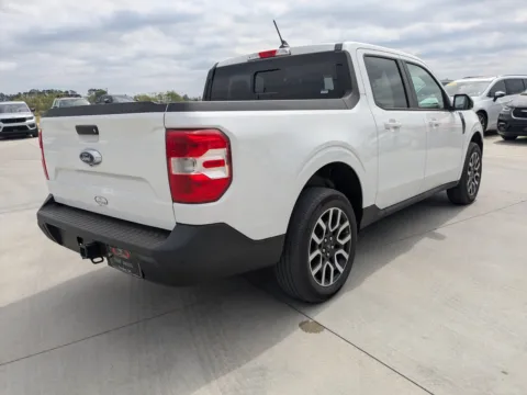 More photos of 2024 Ford Maverick LARIAT at Woody Folsom CDJR of Douglas, GA