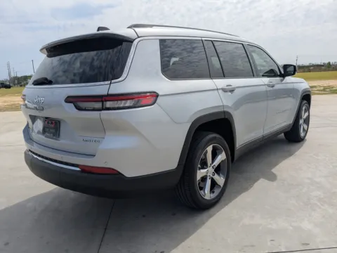 More photos of 2022 Jeep Grand Cherokee L Limited at Woody Folsom CDJR of Douglas, GA