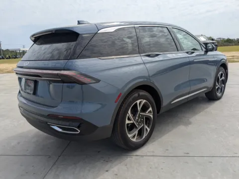 More photos of 2025 Lincoln Nautilus Premiere at Woody Folsom CDJR of Douglas, GA