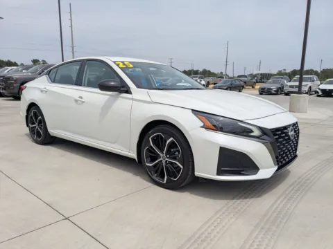 Photos of 2025 Nissan Altima SR for sale in Douglas, GA at Woody Folsom CDJR of Douglas