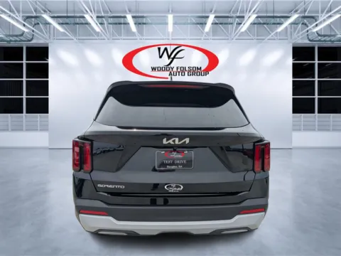 More photos of 2026 Kia Sorento LX at Woody Folsom CDJR of Douglas, GA