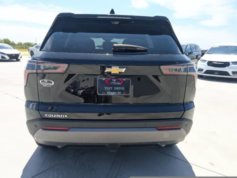 More photos of 2025 Chevrolet Equinox FWD LT at Woody Folsom CDJR of Douglas, GA