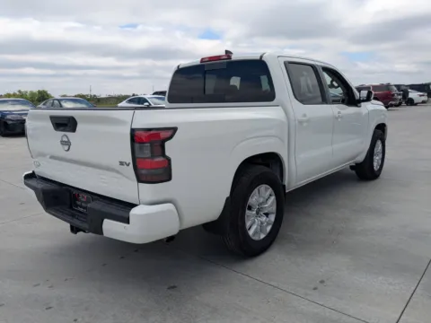 More photos of 2024 Nissan Frontier SV at Woody Folsom CDJR of Douglas, GA