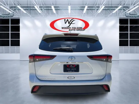 More photos of 2024 Toyota Highlander XLE at Woody Folsom CDJR of Douglas, GA