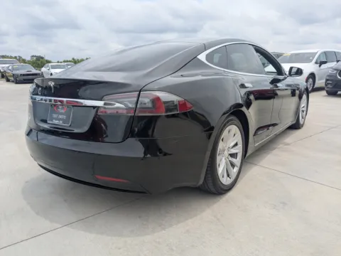 More photos of 2018 Tesla Model S 75D at Woody Folsom CDJR of Douglas, GA