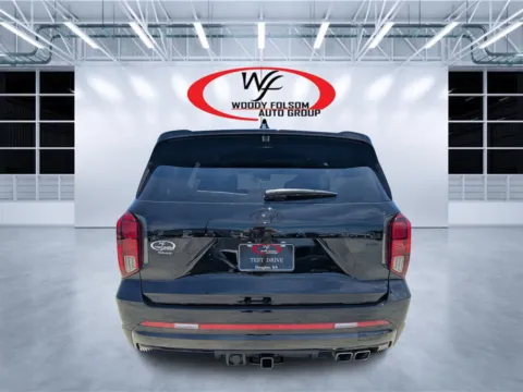 More photos of 2025 Hyundai Palisade Calligraphy Night Edition at Woody Folsom CDJR of Douglas, GA