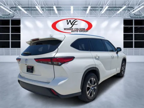 Another view of 2021 Toyota Highlander XLE for sale in Douglas, GA at Woody Folsom CDJR of Douglas