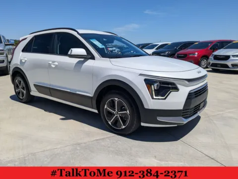 White 2025 Kia Niro EX for sale in Douglas, GA