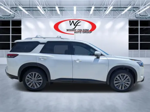 Photos of 2025 Nissan Pathfinder SL for sale in Douglas, GA at Woody Folsom CDJR of Douglas