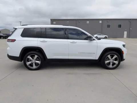 More photos of 2021 Jeep Grand Cherokee L Limited at Woody Folsom CDJR of Douglas, GA