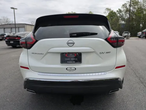 More photos of 2024 Nissan Murano SV at Woody Folsom CDJR of Douglas, GA