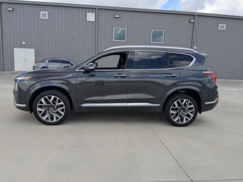 More photos of 2023 Hyundai Santa Fe Calligraphy at Woody Folsom CDJR of Douglas, GA