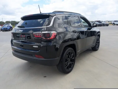 More photos of 2025 Jeep Compass Latitude at Woody Folsom CDJR of Douglas, GA