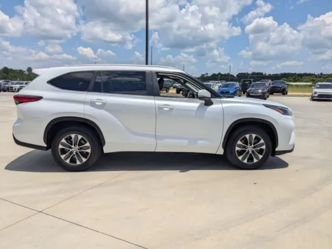 Another view of 2023 Toyota Highlander XLE for sale in Douglas, GA at Woody Folsom CDJR of Douglas