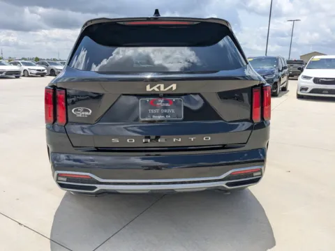 More photos of 2022 Kia Sorento SX Prestige at Woody Folsom CDJR of Douglas, GA