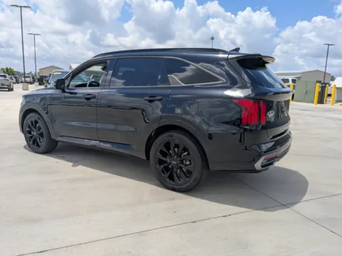 More photos of 2022 Kia Sorento SX Prestige at Woody Folsom CDJR of Douglas, GA