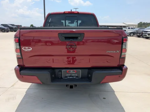 More photos of 2022 Nissan Frontier PRO-X at Woody Folsom CDJR of Douglas, GA