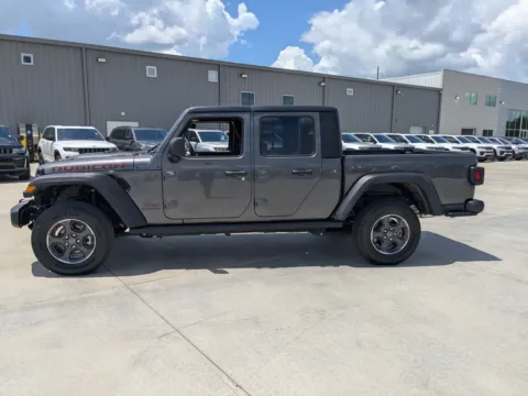 More photos of 2023 Jeep Gladiator Rubicon at Woody Folsom CDJR of Douglas, GA