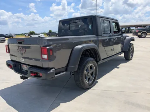 More photos of 2023 Jeep Gladiator Rubicon at Woody Folsom CDJR of Douglas, GA