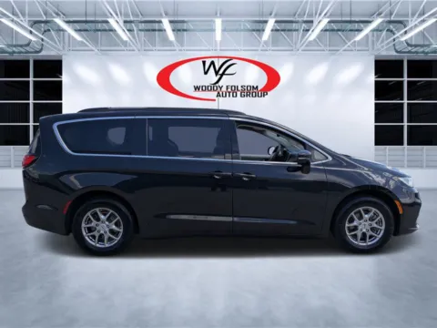 More photos of 2021 Chrysler Pacifica Touring at Woody Folsom CDJR of Douglas, GA