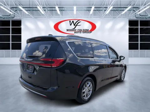 More photos of 2021 Chrysler Pacifica Touring at Woody Folsom CDJR of Douglas, GA