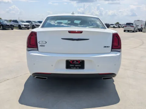 More photos of 2021 Chrysler 300 Touring L at Woody Folsom CDJR of Douglas, GA