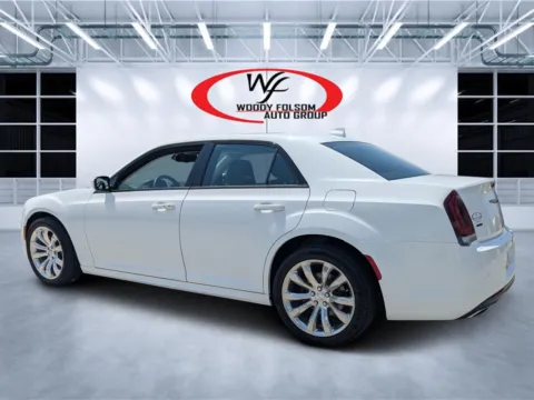 More photos of 2021 Chrysler 300 Touring L at Woody Folsom CDJR of Douglas, GA