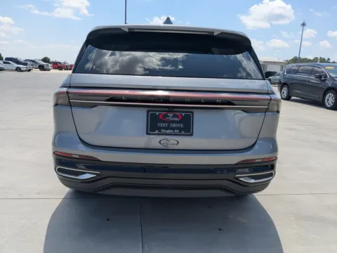 More photos of 2025 Lincoln Nautilus Premiere at Woody Folsom CDJR of Douglas, GA
