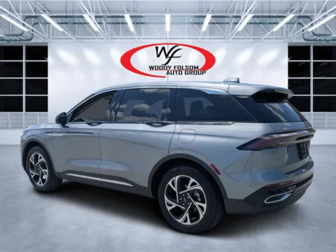 More photos of 2025 Lincoln Nautilus Premiere at Woody Folsom CDJR of Douglas, GA