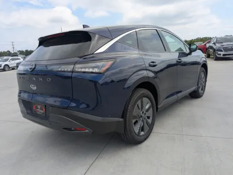 More photos of 2025 Nissan Murano SL at Woody Folsom CDJR of Douglas, GA