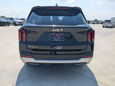 More photos of 2026 Kia Sorento S at Woody Folsom CDJR of Douglas, GA