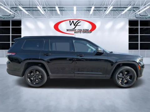 Photos of 2023 Jeep Grand Cherokee L Altitude for sale in Douglas, GA at Woody Folsom CDJR of Douglas