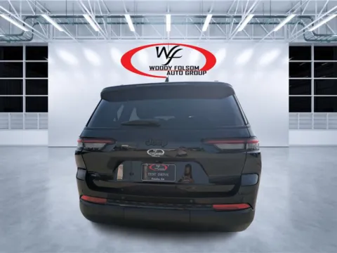 More photos of 2023 Jeep Grand Cherokee L Altitude at Woody Folsom CDJR of Douglas, GA